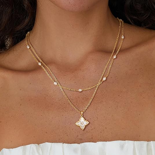 Gold Clover Necklace – Dainty 14K Gold Plated Pendant for Women