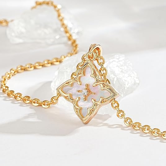 Gold Clover Necklace – Dainty 14K Gold Plated Pendant for Women